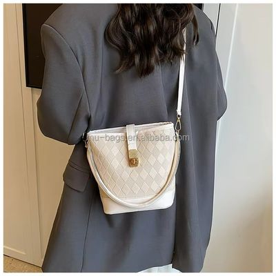 Κύριο υλικό ΠΥ δερμάτινο crossbody και beach bucket bags για καλοκαιρινή γυναικεία ντουλάπα