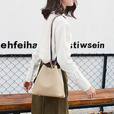 2024 Summer Female Bucket Bag Αντιδιαστολή χρώματος και ανίχνευση κίνησης για μια ευέλικτη τσάντα