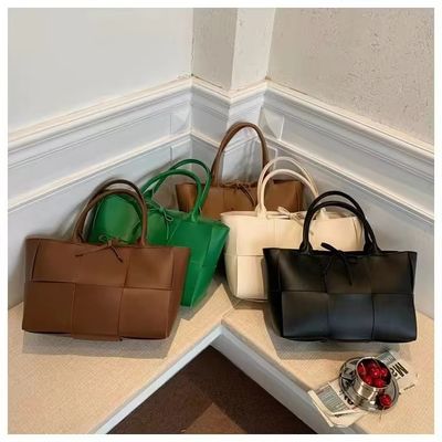Ανοιχτό κλείσιμο γυναικεία τσάντες με μεγάλη χωρητικότητα πολυτελείς δερμάτινες τσάντες ώμου PU